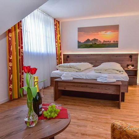 Hotel Zwei Linden - Links Der Elbe - Niedersachsen Balje Eksteriør billede